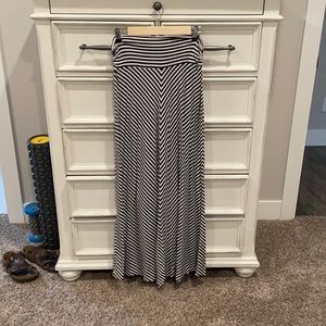 Black and white maxi skirt